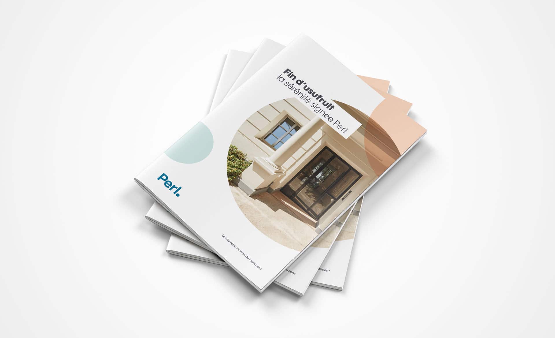 Il y a une brochure commerciale fin d'usufruit pour un programme immobilier Perl, réalisée par l'agence de communication et créa Siouxe à Paris.